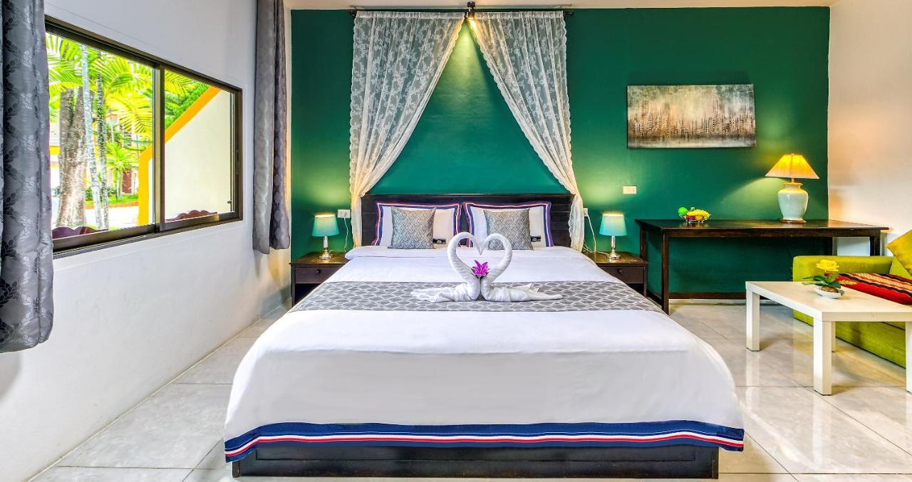 Coconut Resort Hotel Patong Exterior foto